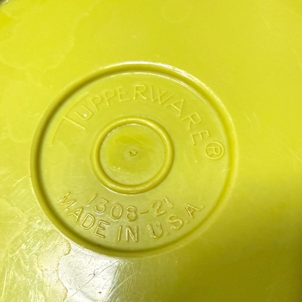 TUPPERWARE Miscellaneous Set - Picture 9 of 16